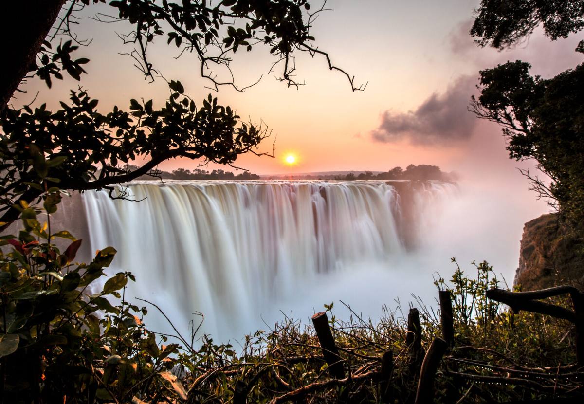 Victoria Falls With Kids: Zambia or Zimbabwe, and When to Go